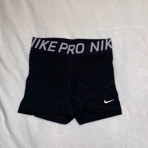 Nike Pros 3” (Women) EXCELLENT CONDITION